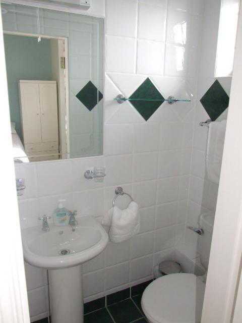 Guest house Shannonside House N37hf67 3*