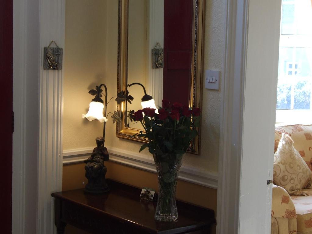 Guest house Shannonside House N37hf67 3*