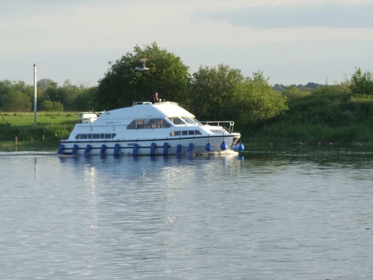 Guest house Shannonside House N37hf67 Athlone